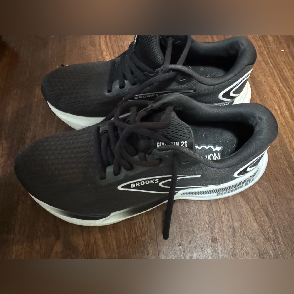 Brooks Black and White Women’s Running Shoes - Cushioned Road Trainers